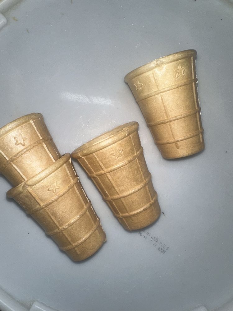 Muzqaymoq uchun xar-xil turdagi Vaflilar.