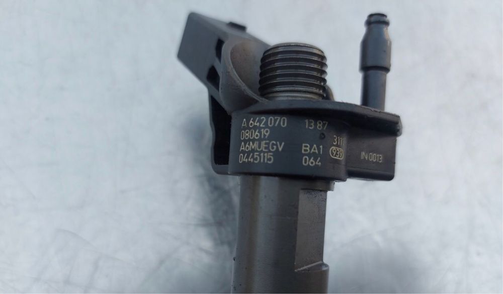 Injector Mercedes ML320 CDI cod injector 0445115064