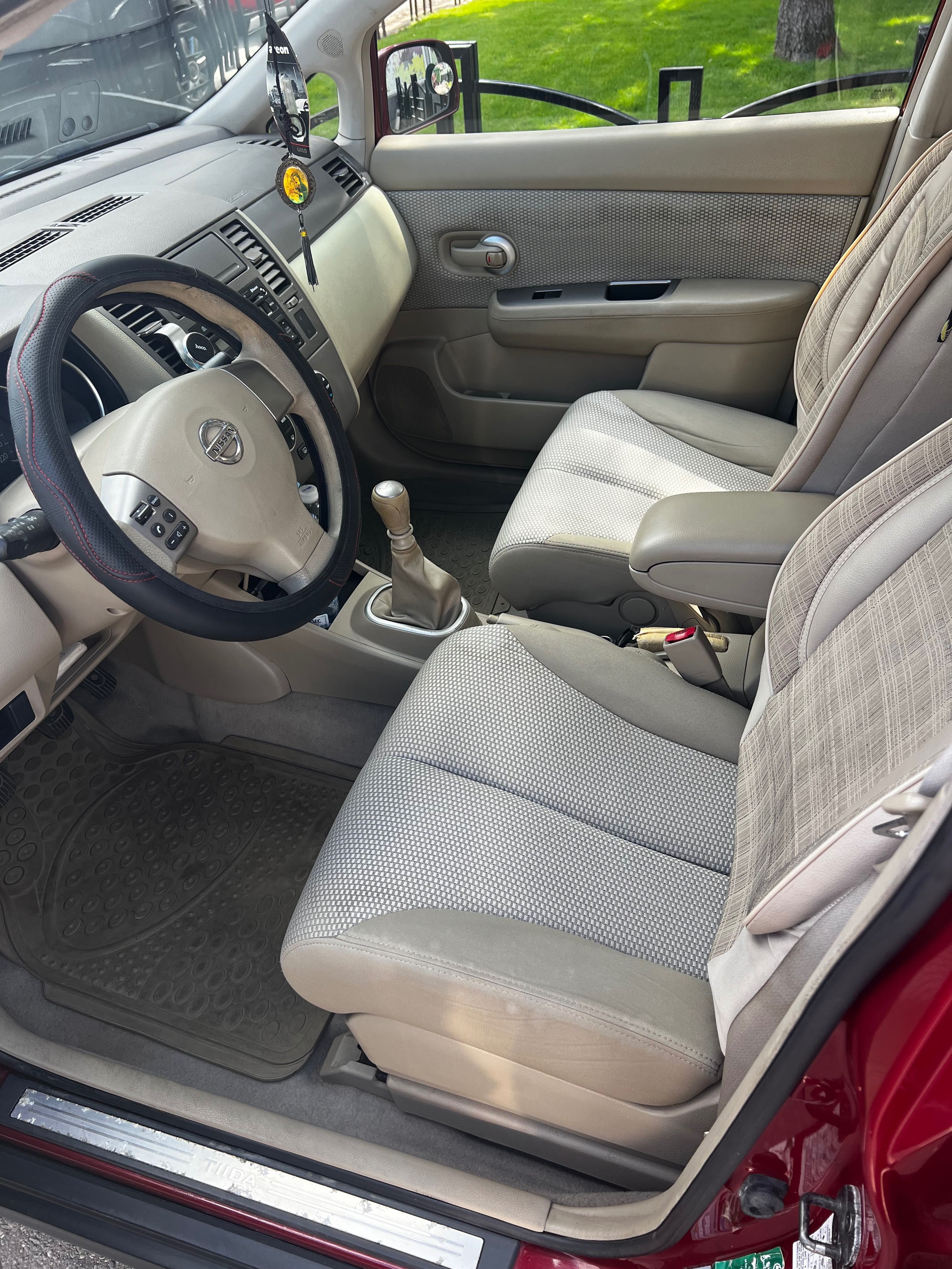 Vând Nissan TIIDA
