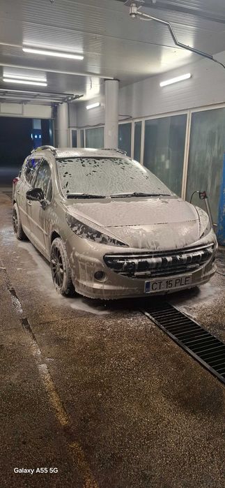 Vând peugeot 207 break