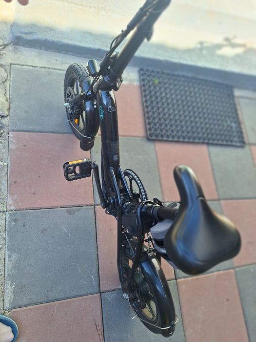 Vând bicicleta electrică