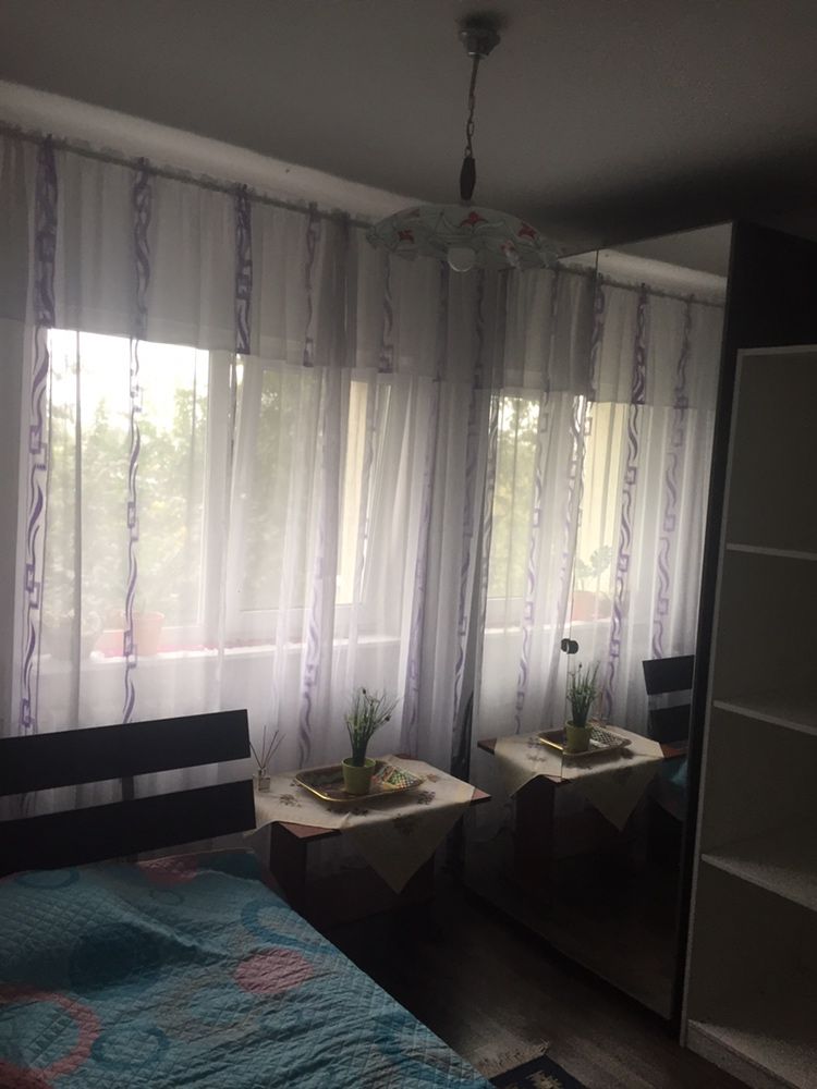 Inchiriez camera in apartament spatios - doar fată