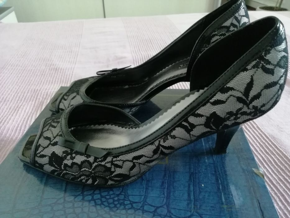 Pantofi mărimea nr38