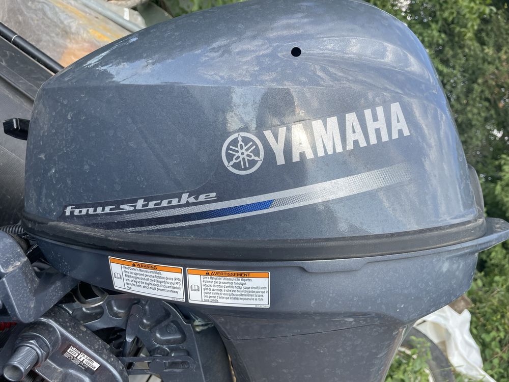 Raptor XWJDE-300 с извънбордов двигател Yamaha Four Stroke 9.9 к.с