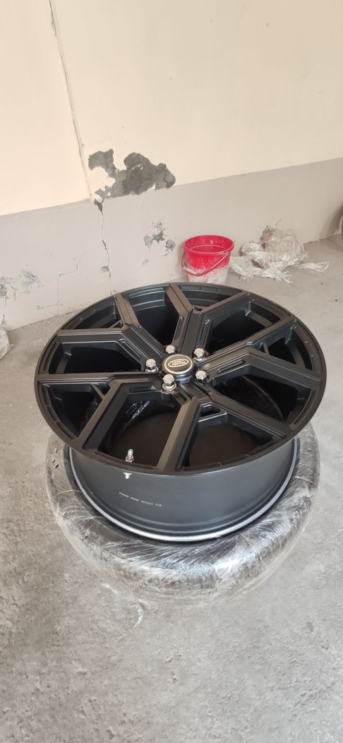 Range rover diska R22+ balon+captivaga perexodnik xolati ideal