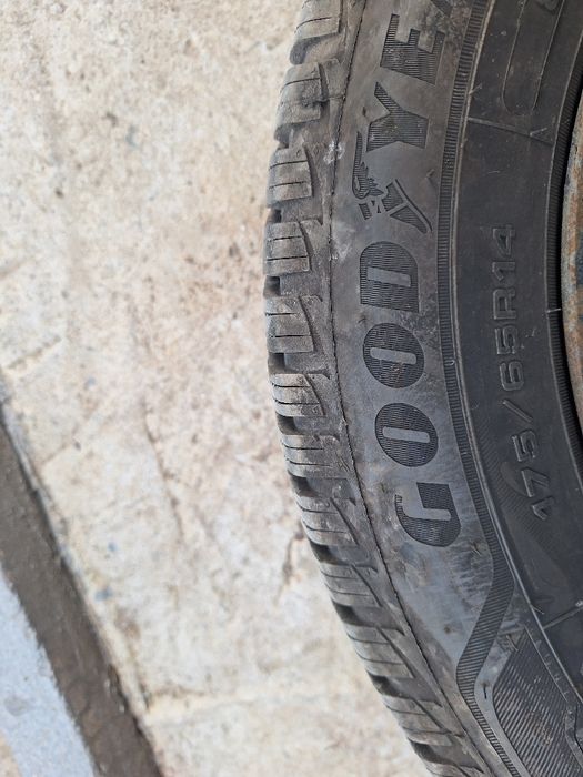 4 бр нови зимни гуми Goodyear ultragrip 9+ 175 65 14