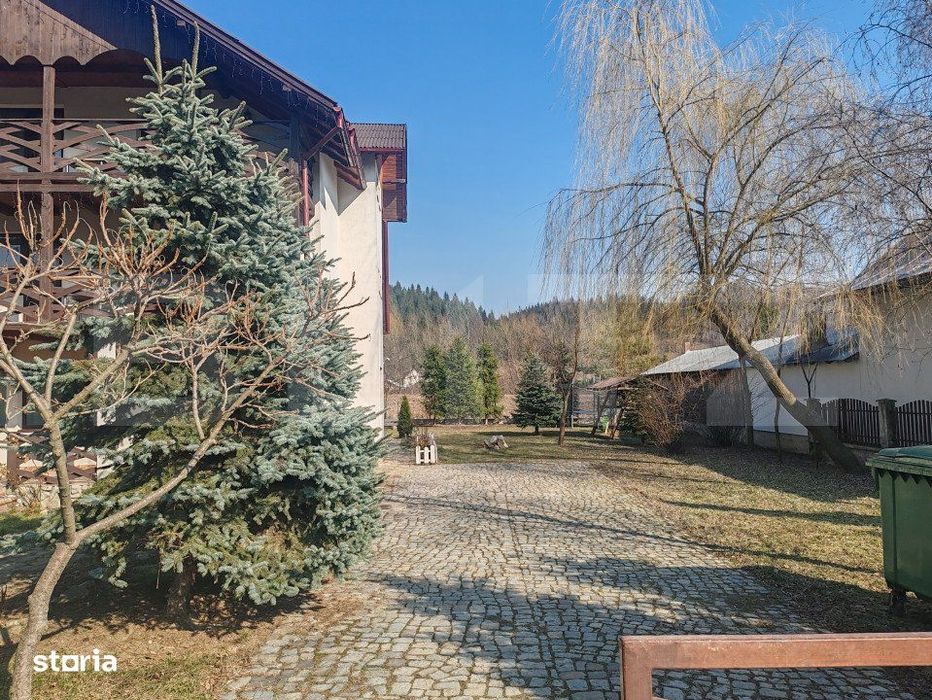 Pensiune cu 9 camere, 250 mp, teren de 900 mp, zona Manastirea Humorul