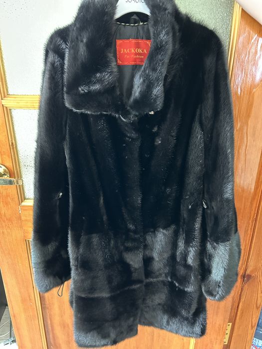 Продам норковую шубу. Размер XS