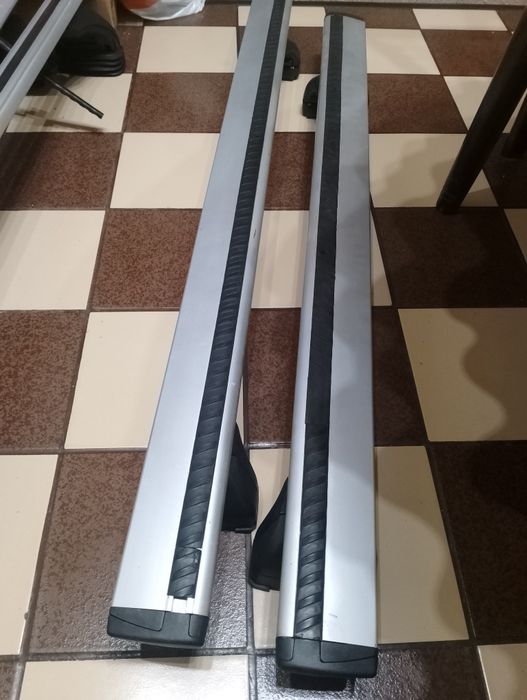 Багажник -греди Thule- Volvo V40