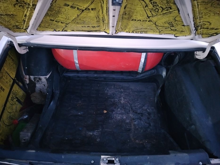 2106 Sotiladi srochniy pul. Kerak yili 1990 NAVOROT BUGAN