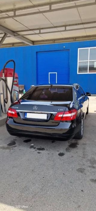 Vand Mercedes Benz E Class Blue