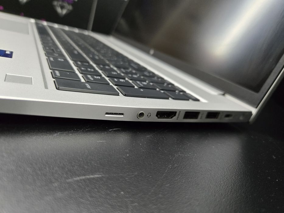 HP Elitebook / i5-1245U / 16 GB RAM / 480 SSD / UHD Grapichs