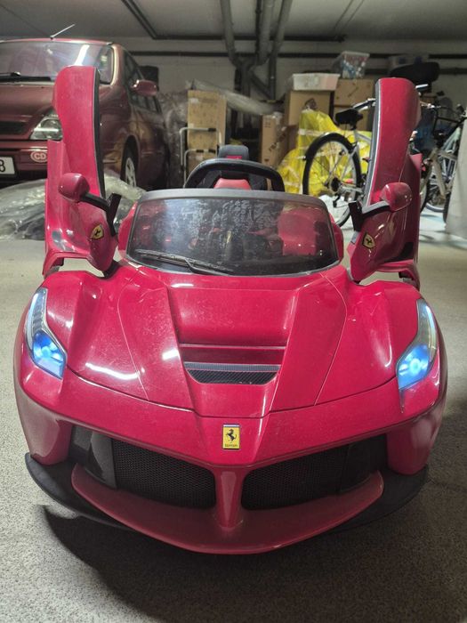 Masina Ferari pentru copii