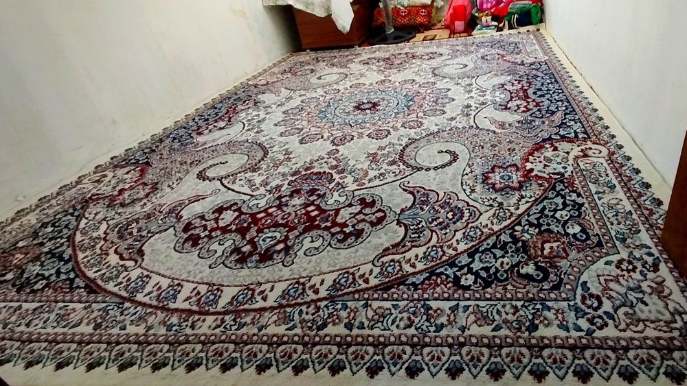 Gilam YEK Original samarqand brendiniki
2.50x3.50 razmeri 1 smli shers