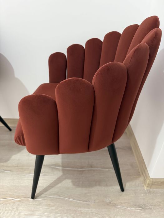 Vând 4 scaune noi de la Mobexpert