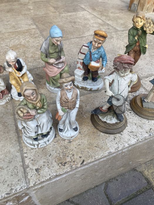 Vând bibelouri vintage pictate manual