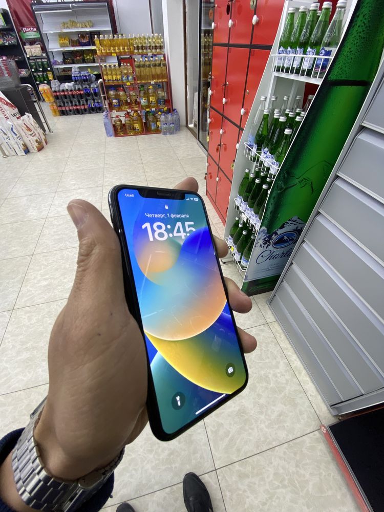 Iphone x 64 gb  qotmaydi