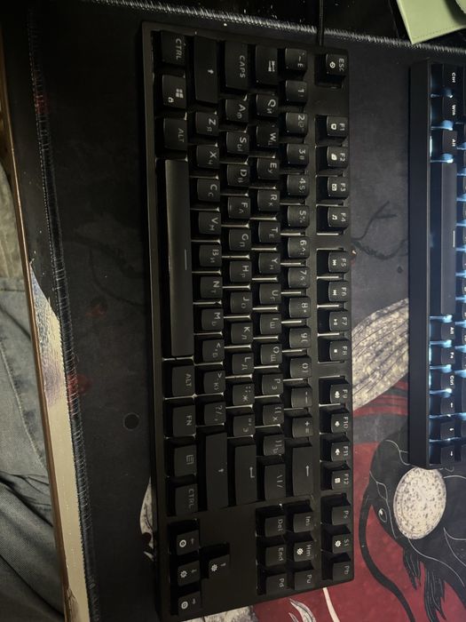 Продам клавиатуру