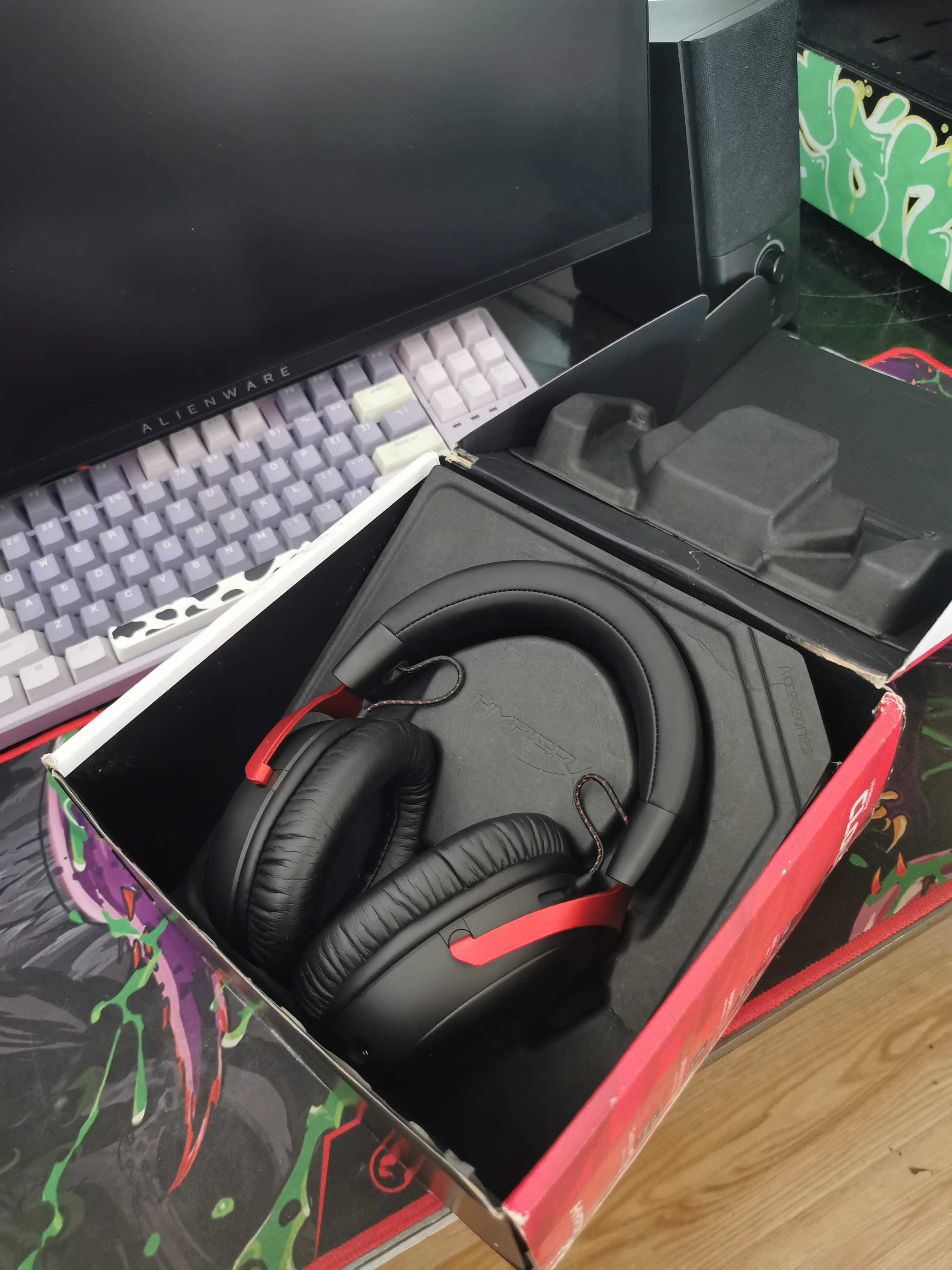 HyperX Cloud III Wireless - Отлични, 120 часа батерия!