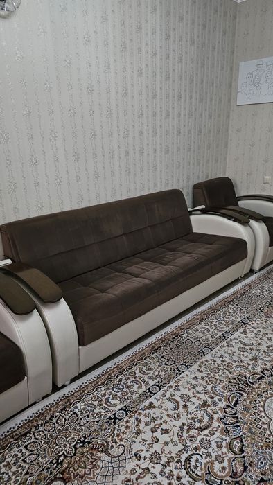 Диван- кровать и 2 кресла