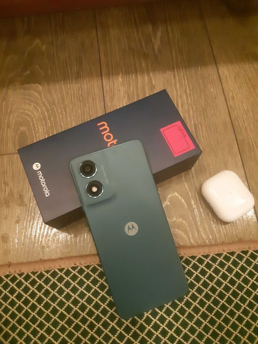 Motorola G04s +Airpods