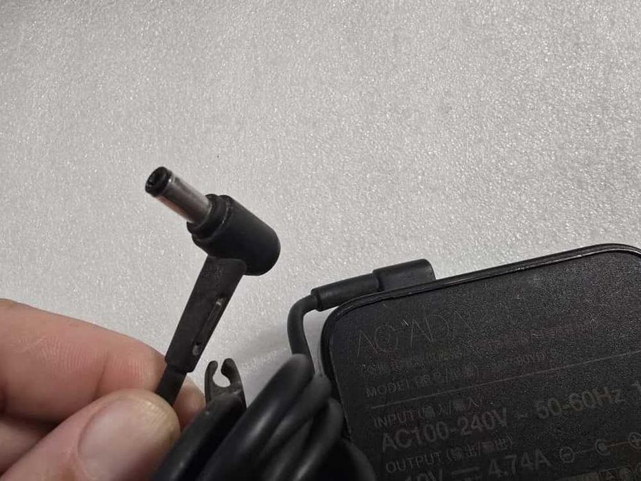 Incarcator laptop Asus 19V 4.74A 90W mufa: 5.5mm x 2.5mm ADP-90YD B