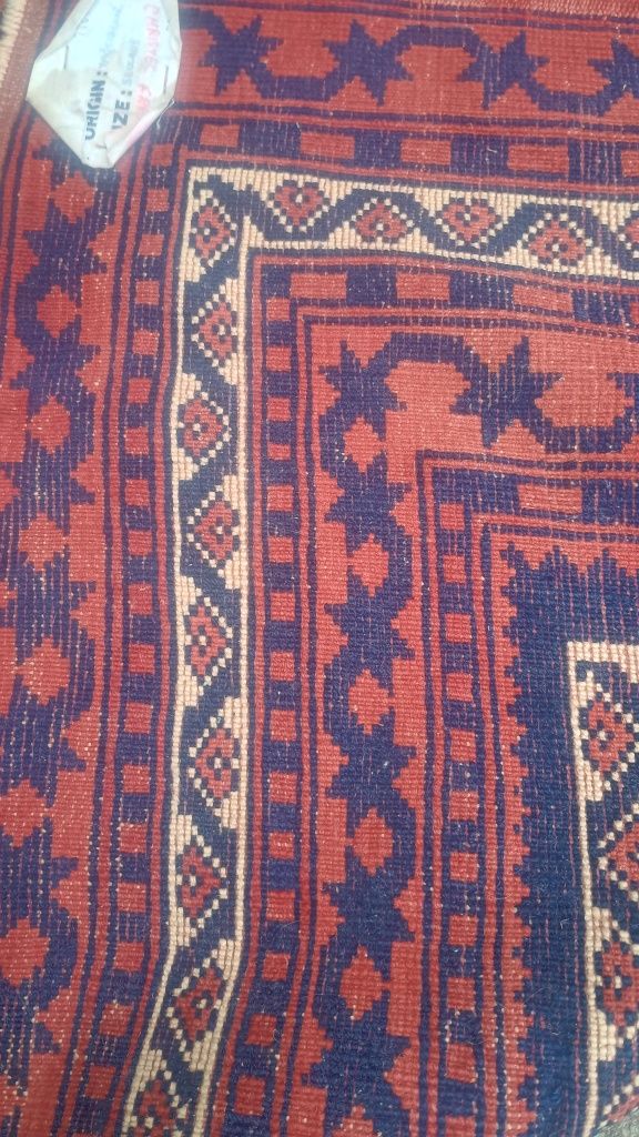 Ръчно тъкан килим