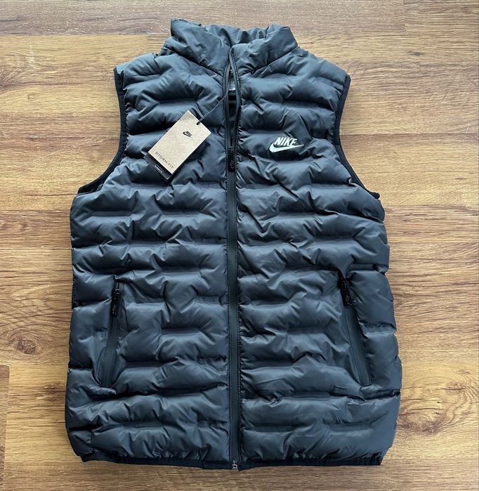 Мъжки,черен елек Nike без качулка с ципове на джобовете