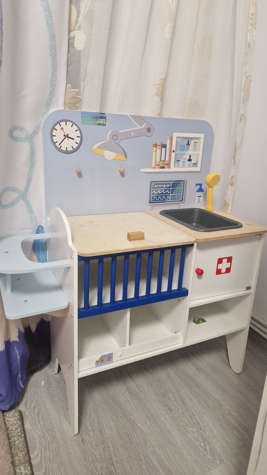 Dulap de veterinar sau doctor