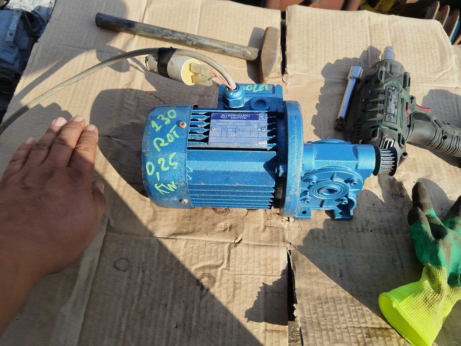 Motor electric cu reductor 130 rotatii