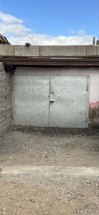 Продам ворота  с  коробкой