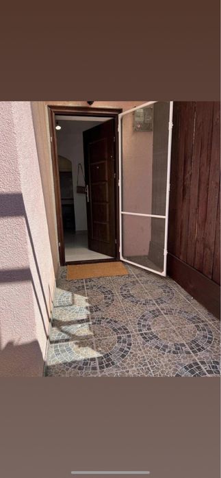 Inchiriez casa zona centrala