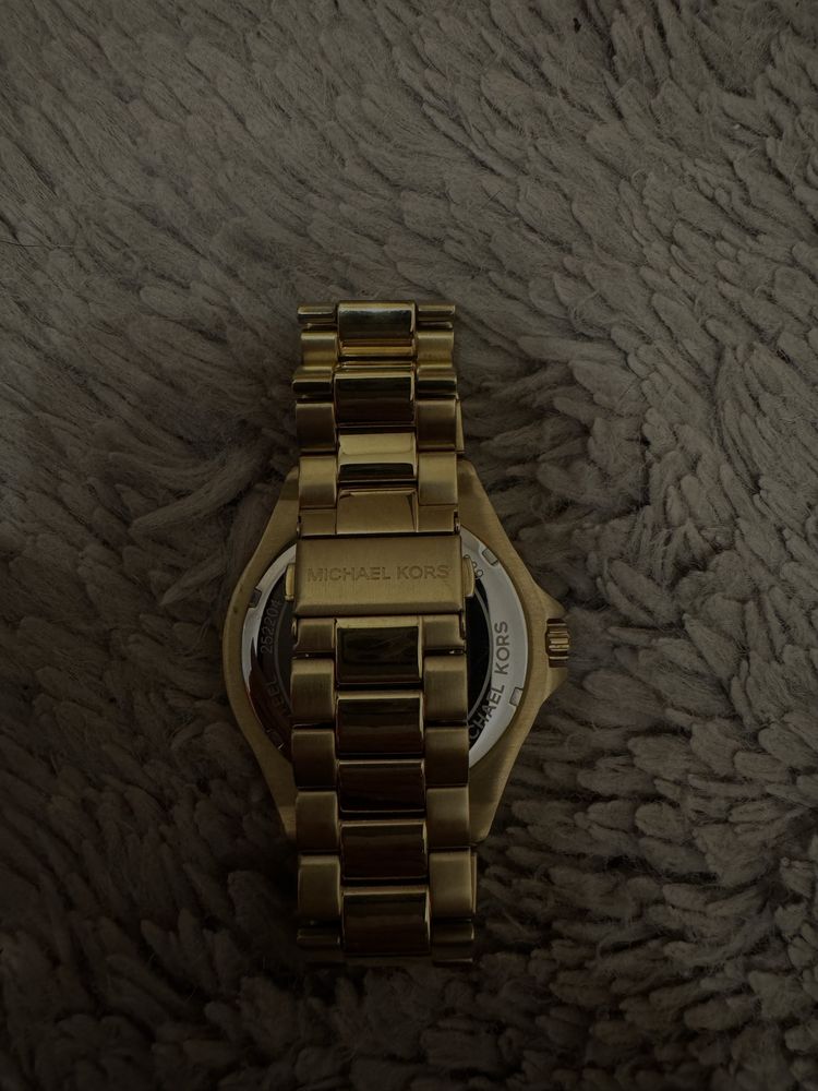 Чисто нов часовник michael kors