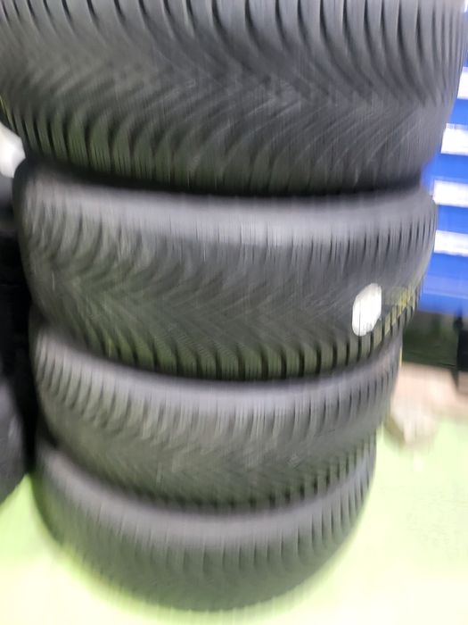 4 бр зимни 225/55/17 Michelin