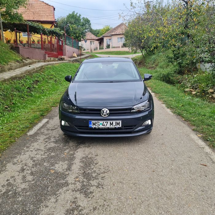 Volkswagen Polo, an fabricație 2020, motor de 1l, benzină, 96 CP, gri.