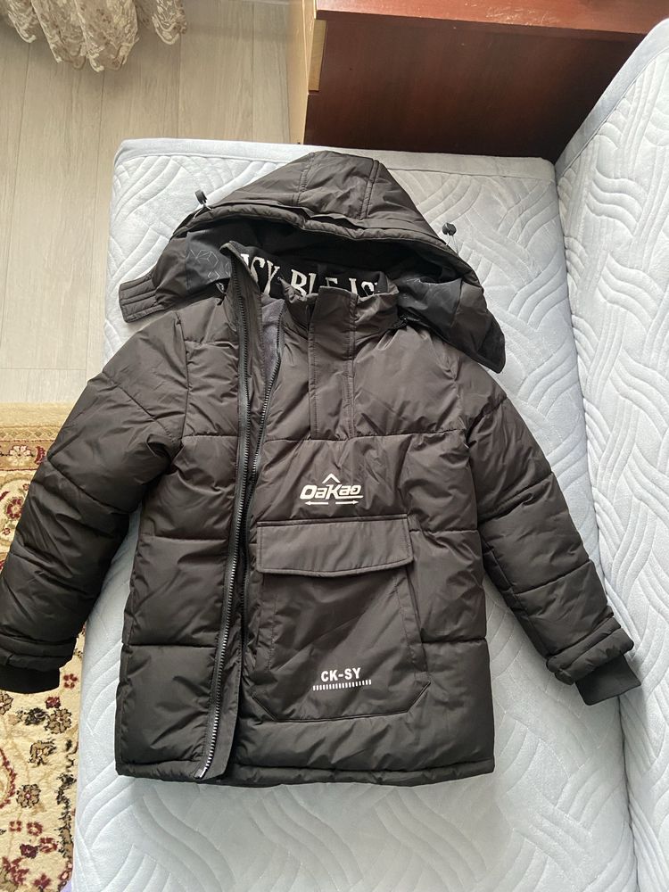 Продам теплую куртку на мальчика