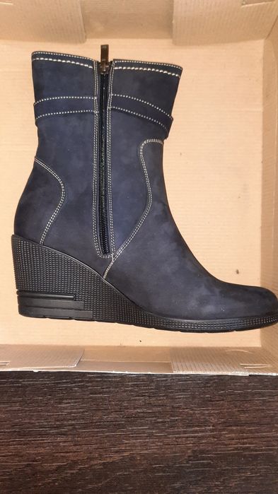 Дамски боти на платформа Stillo - естествена кожа набук - 39 номер