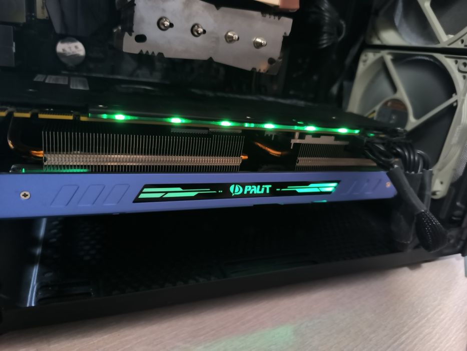 GeForce GTX1080TI 11GB Palit Game Rock fara probleme