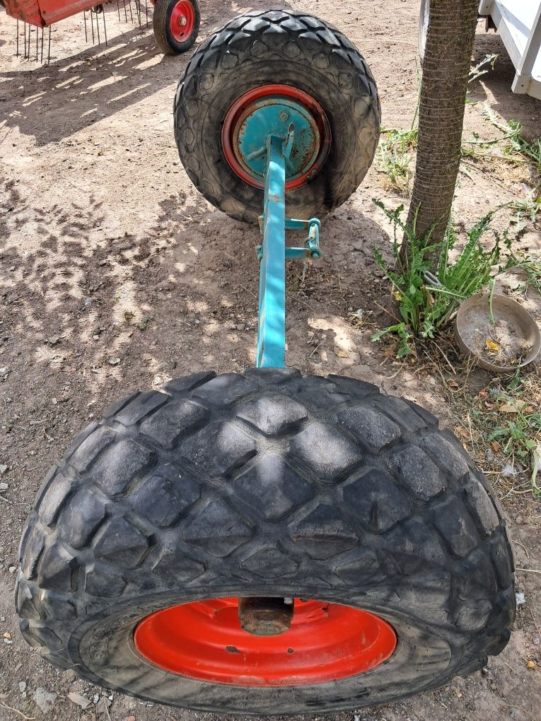 Vand doua axe pentru remorca !
