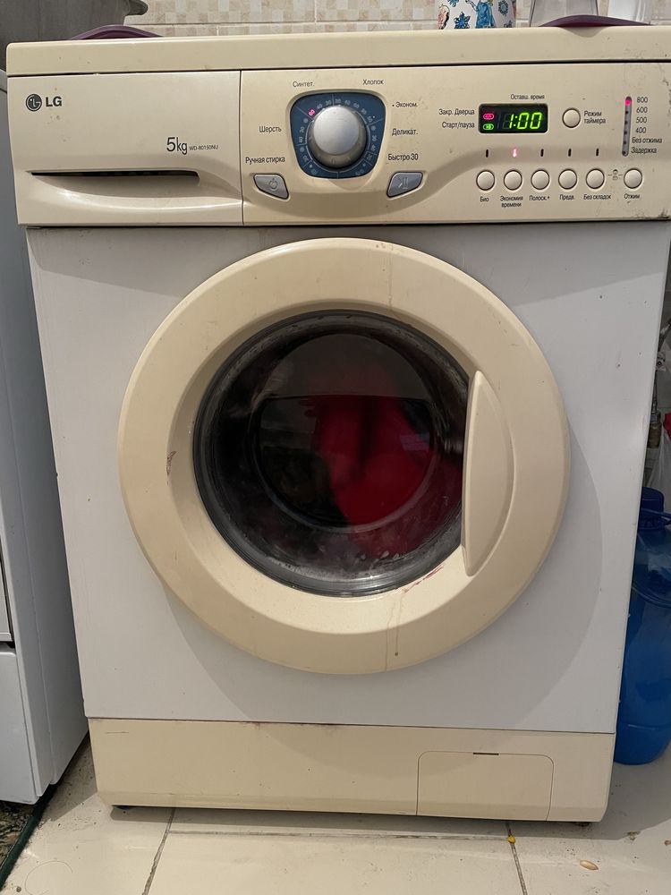 Срочно продам стиральную машину.