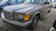 Vând Mercedes SEL560