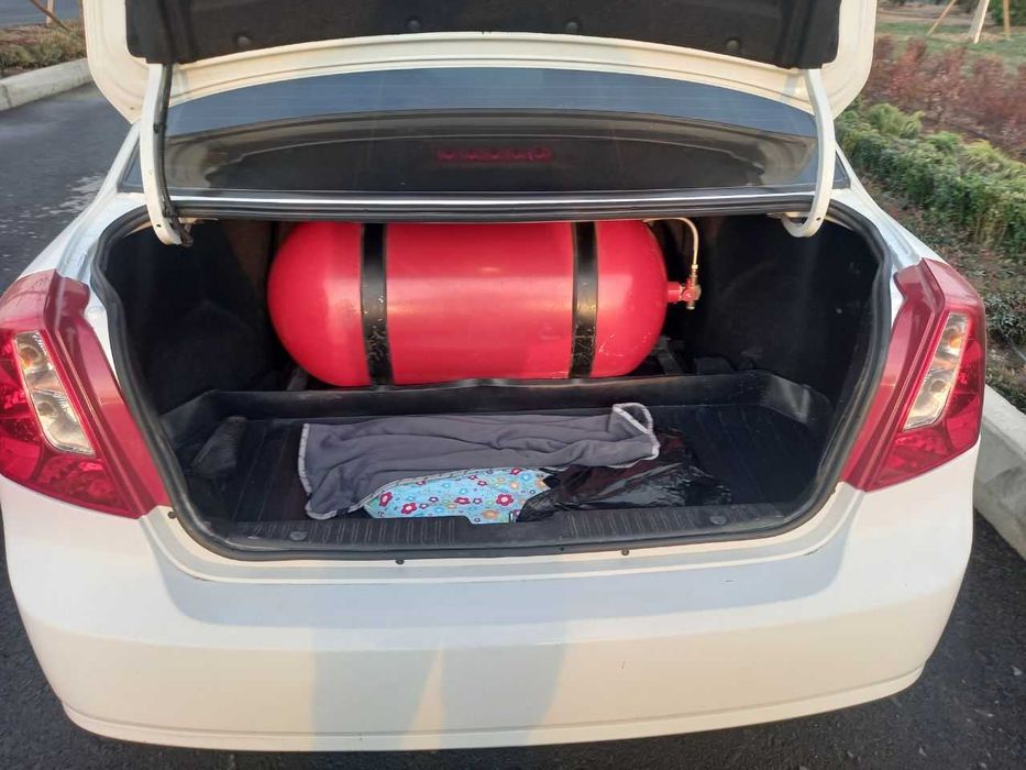 Lasetti jentra krasska toza bir qo'l moshina