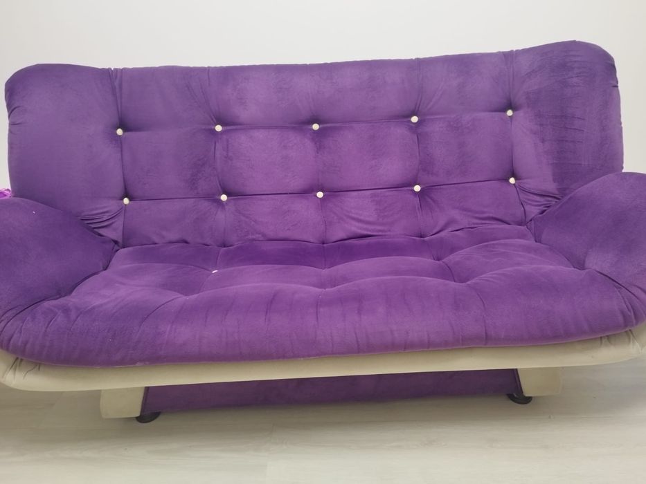 Set canapea cu doua fotolii,fara pete sau urme de uzura