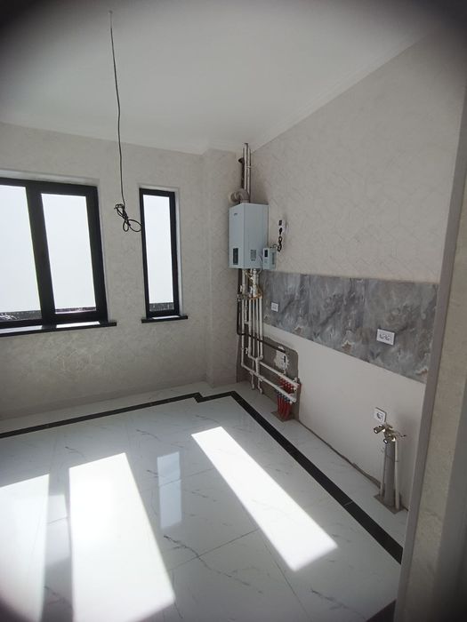 Xonobod 1 sotix 4 xona Tayyor remont Uglavoy joylashgan