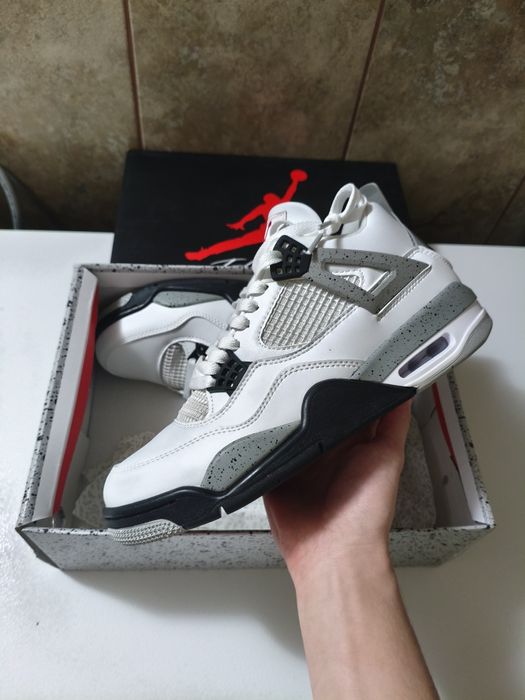 Air Jordan 4 white cement