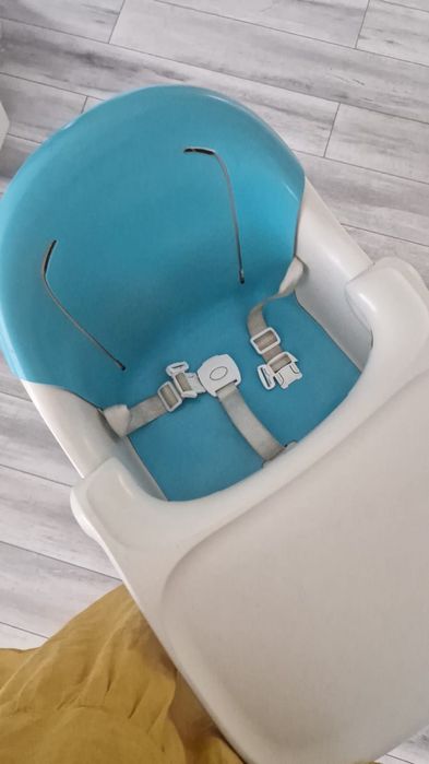 Scaun bebelusi alb cu albastru