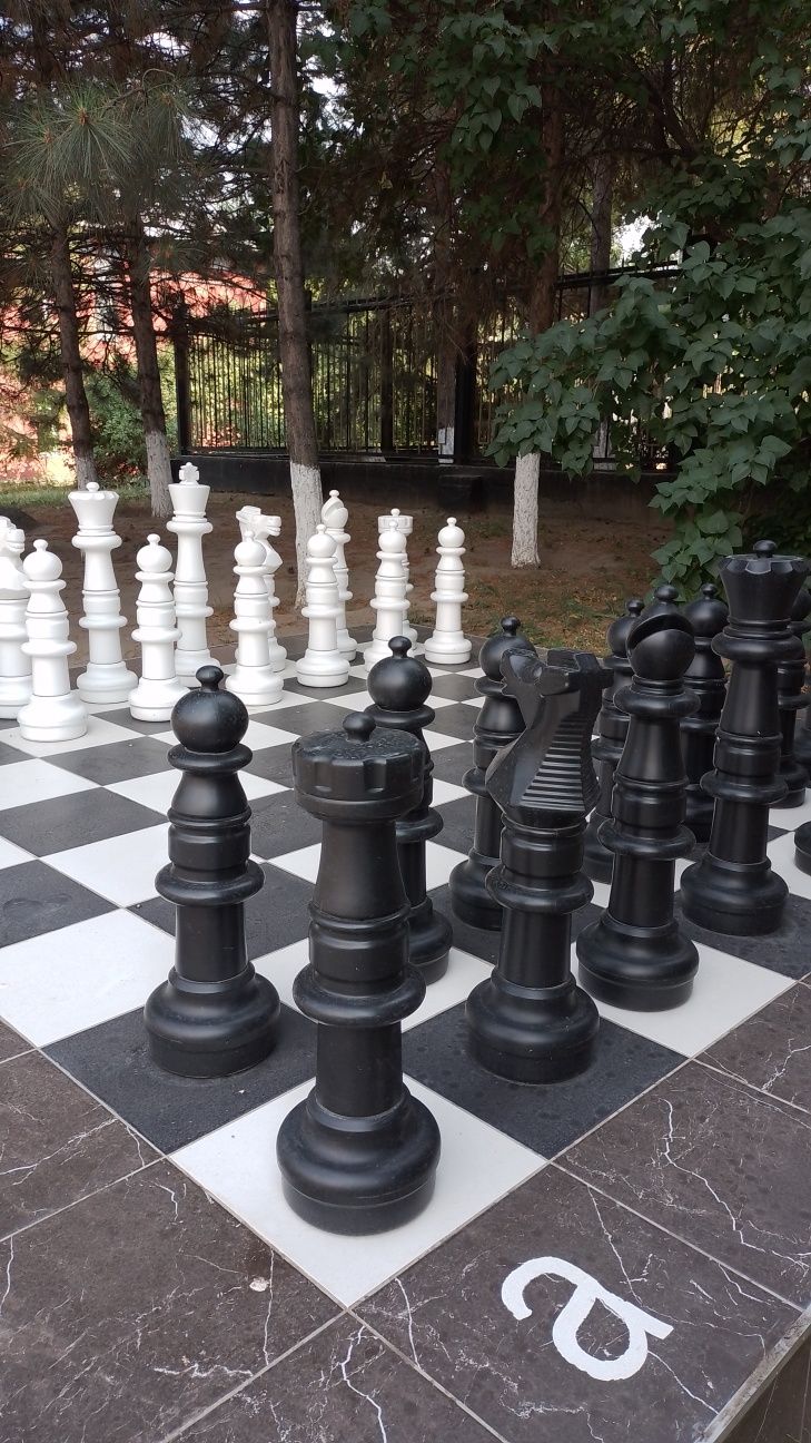 Продам шахматы парковые, уличные