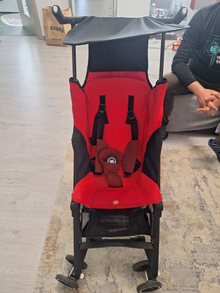 Vând cărucior gb pockit