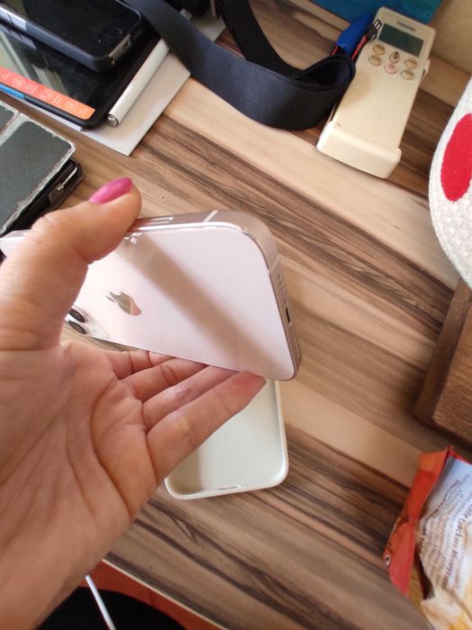 Iphone 13 - в добро състояние