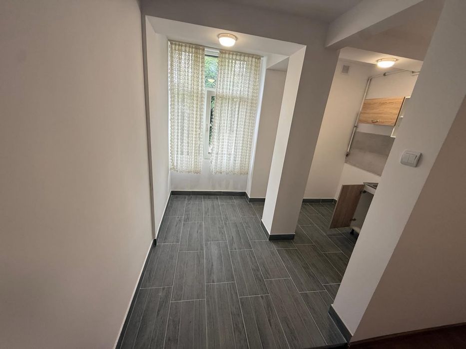 Ofer spre vanzare Garsoniera zona Ostrovului Etaj 1 Finisata